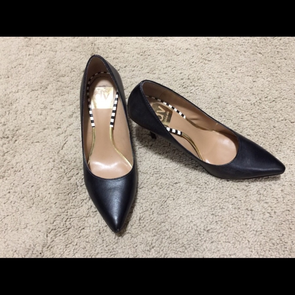 Black Pumps
